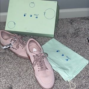 Off-White c/o Virgil Abloh